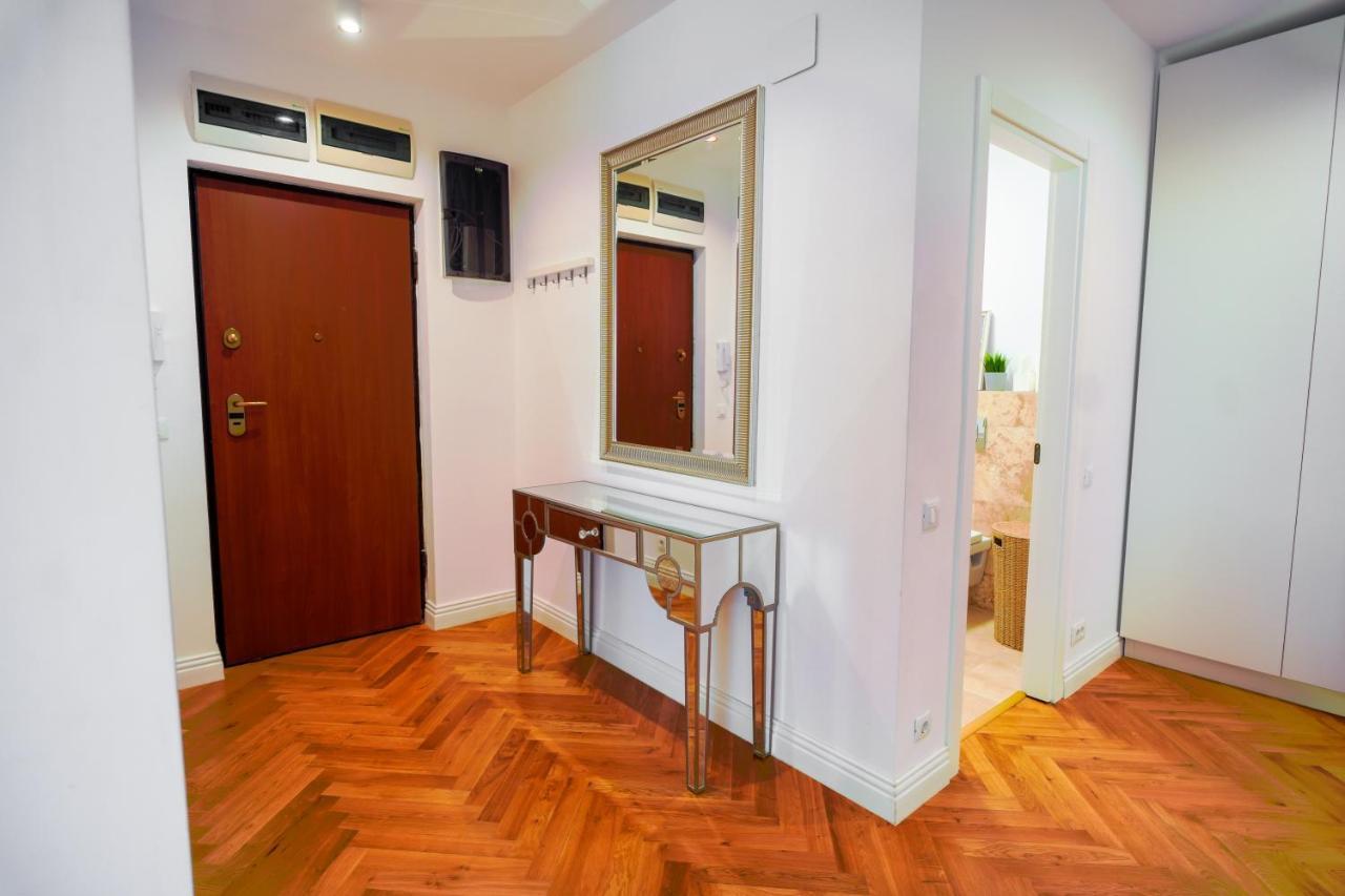 Luxury Central Park Apartment Bukares Bagian luar foto
